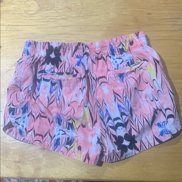 J. Crew XS abstract, Marbled Patterned Pink white blue black Women's Shorts - Picture 3 of 6